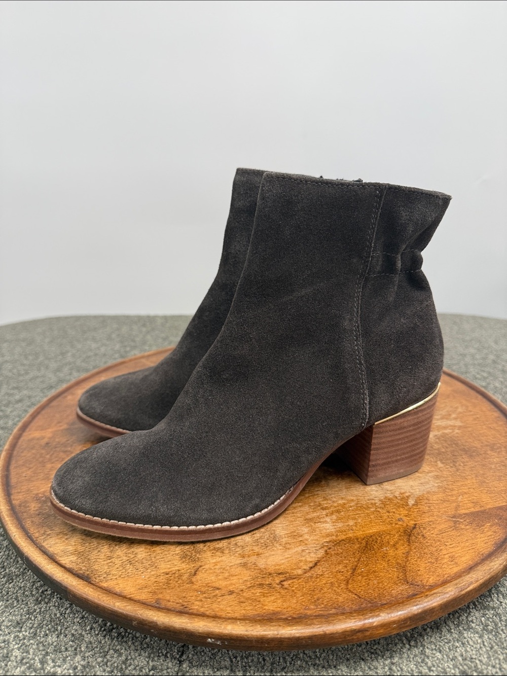Crevo Boots Wm 6.5 Gray Suede Leather Ankle Block Heel Alannah Charcoal